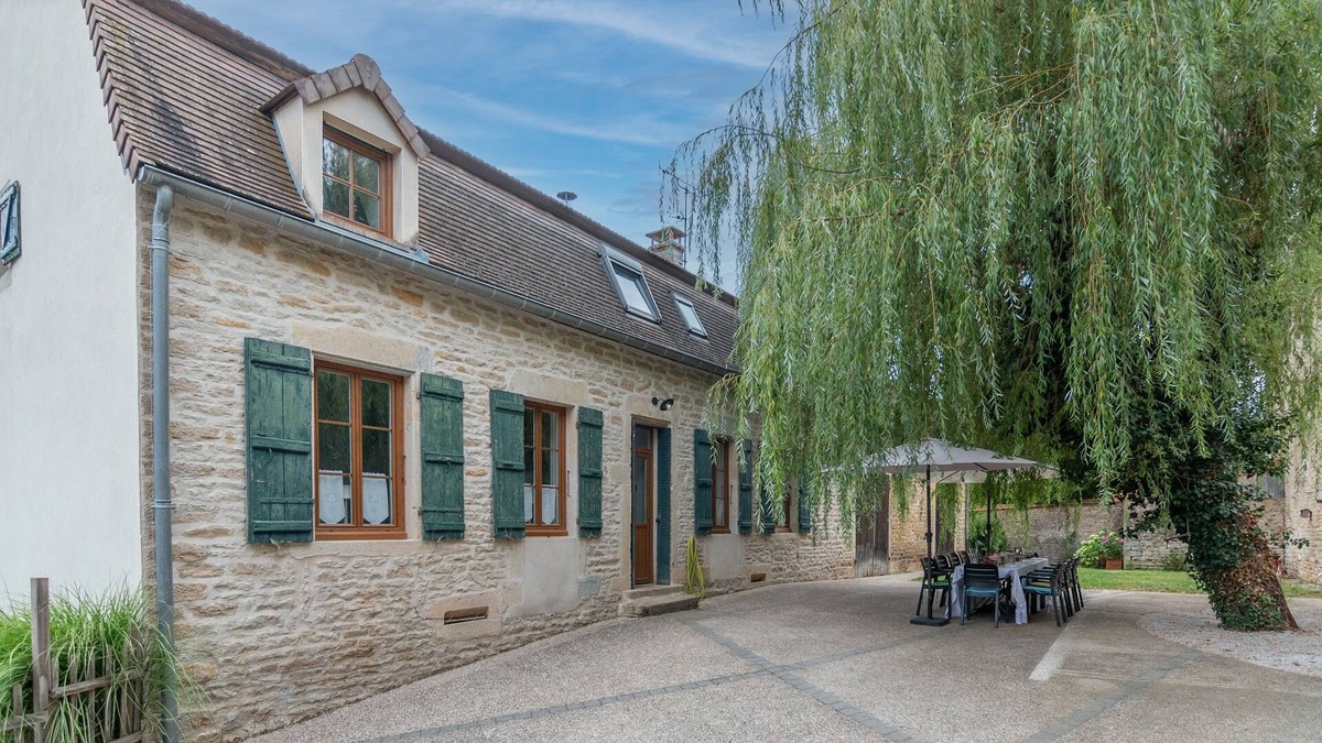 Jully-les-Buxy House | Les Volets Verts - Maison pour 10p avec Jardin