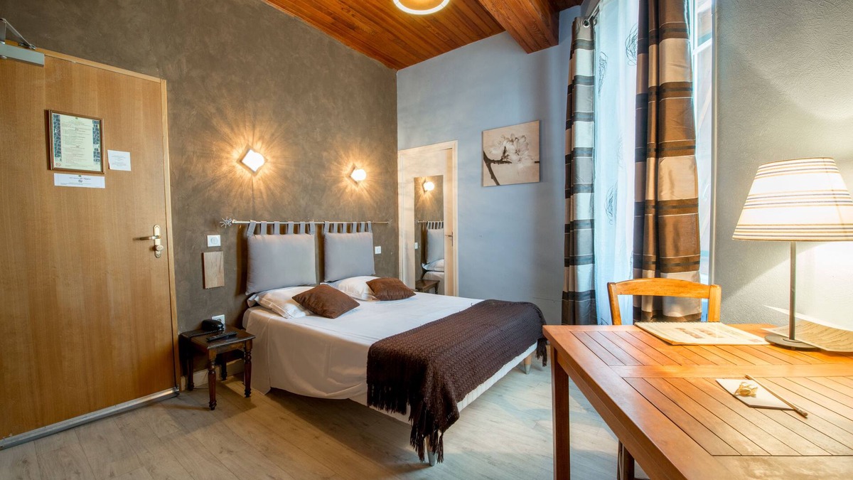 Tournon-d'Agenais Hotel | Les Voyageurs