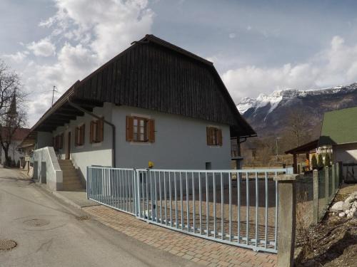 Cezsoca House | Lesjakova Domačija