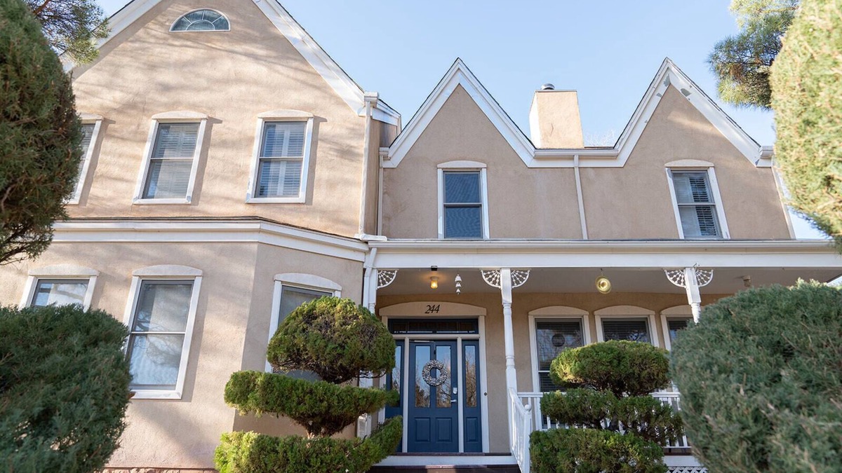 Zion National Park South Entrance Bed & Breakfast | Less than 10 minutes to Zion Nat'l Park Entrance, Newly renovated B&B in quiet town, with private en suite bathroom with e-bikes available for rental.