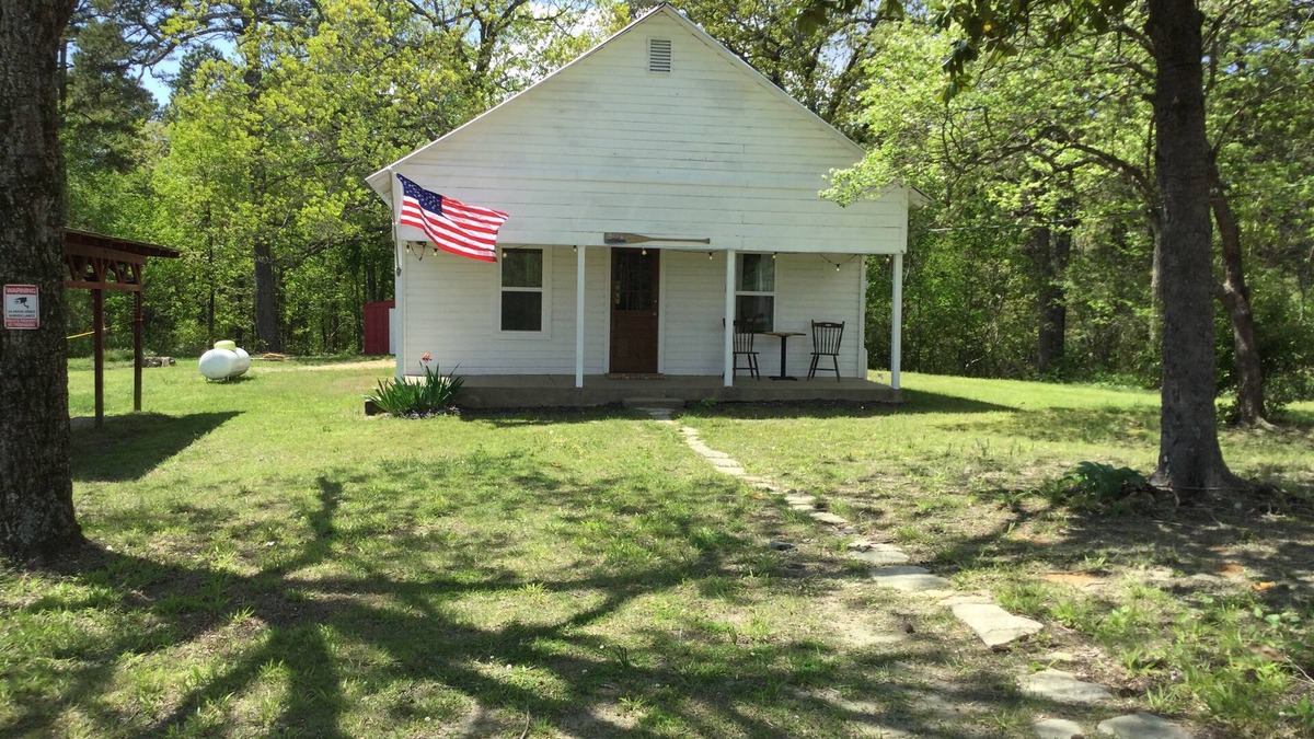 Jordan Cottage | Less than 3 miles to JordanBeach/Marina