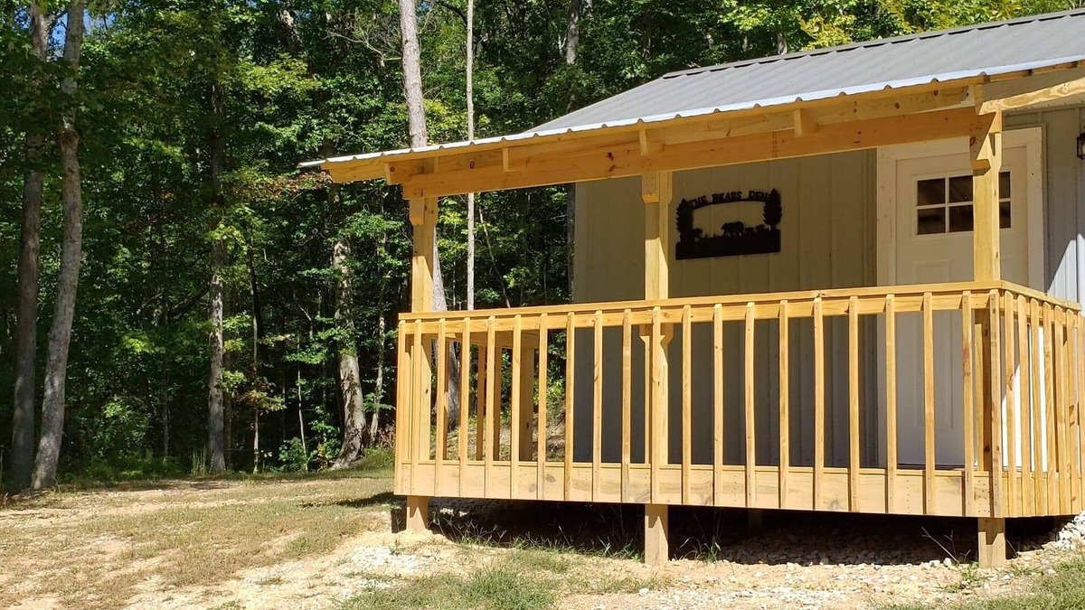 Newcomb House | Less than a mile from Sundquist and Royal Blue Riding Trails and TWRA TrailHead.
