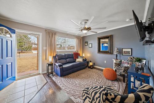 Big Spring House | Let D's Cozy Cottage Provide a Comfortable Stay!
