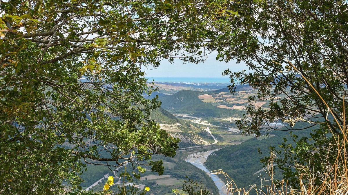 Montemitro Apartment | Let yourself be enchanted by the fantastic landscape panorama of this vacation home.
