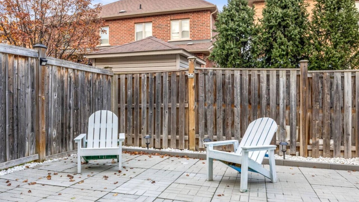 Halton Regional Municipality Apartment | LetitBnb: Tranquil Terrace