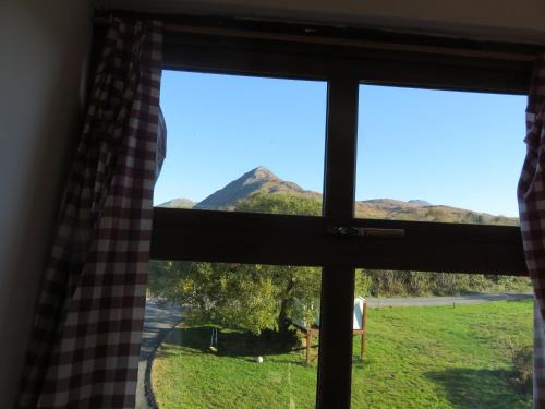 Letterfrack Villa | Letterfrack Mountain Farm Cottage on farm in village centre