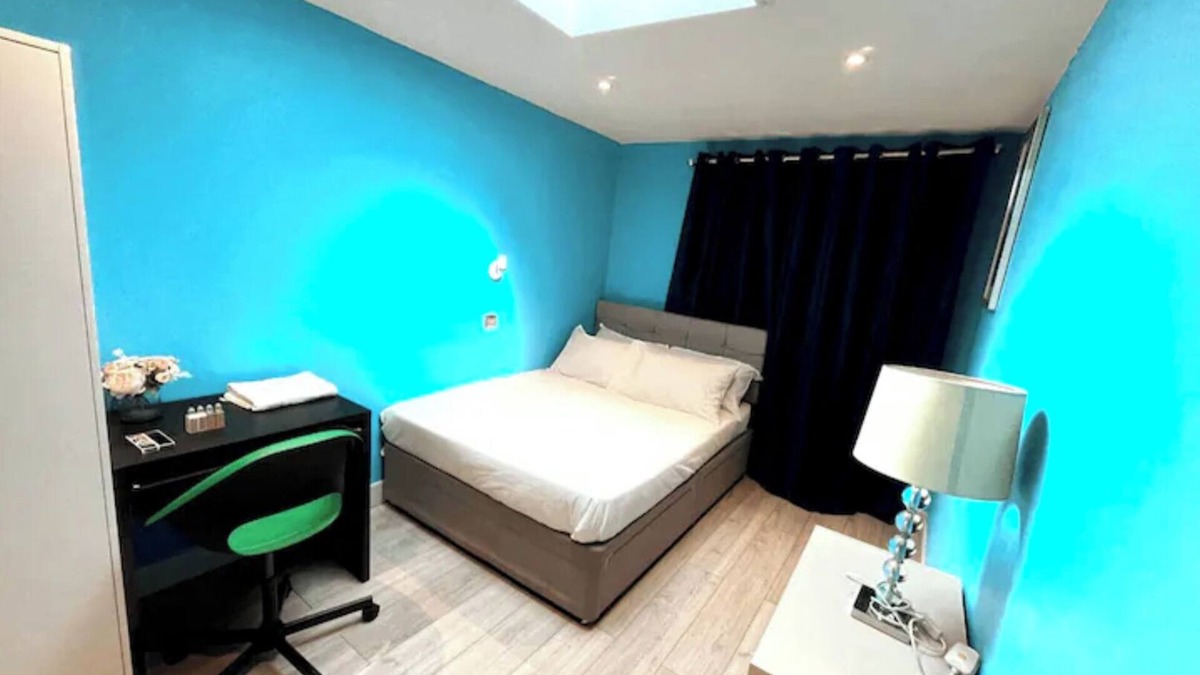 Pinkwell Apartment | Letzi private en-suite, Near Heathrow Airport T3