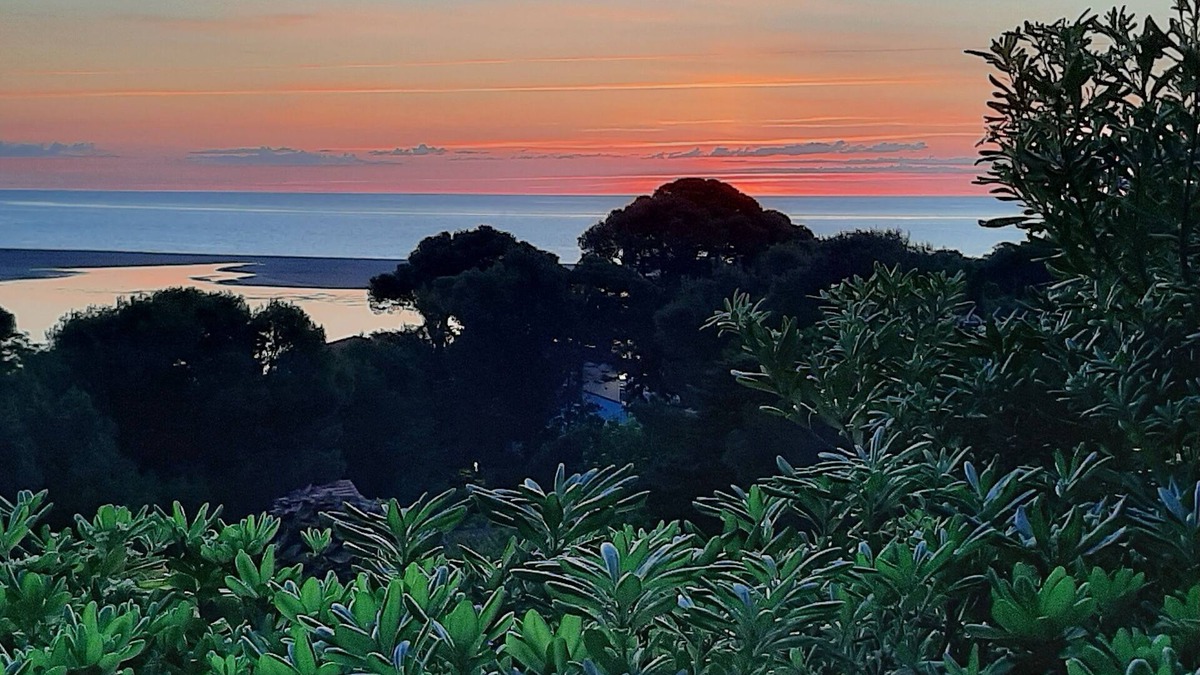 La Franqui House | Leucate La Franqui House near cliff Beautiful sea view