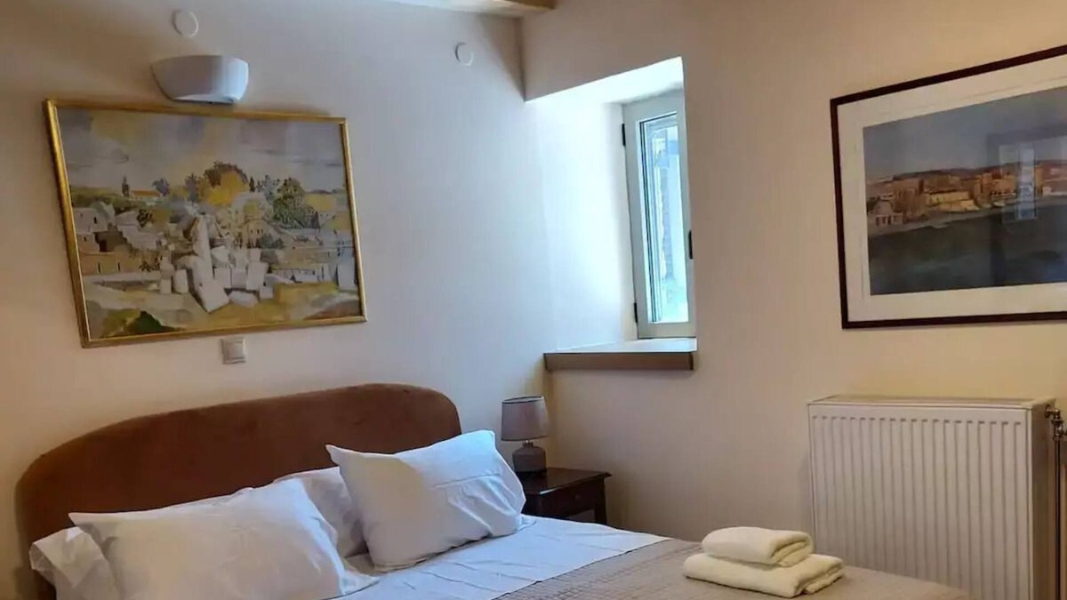 Zarouhla Apartment | LevanderAroania suites