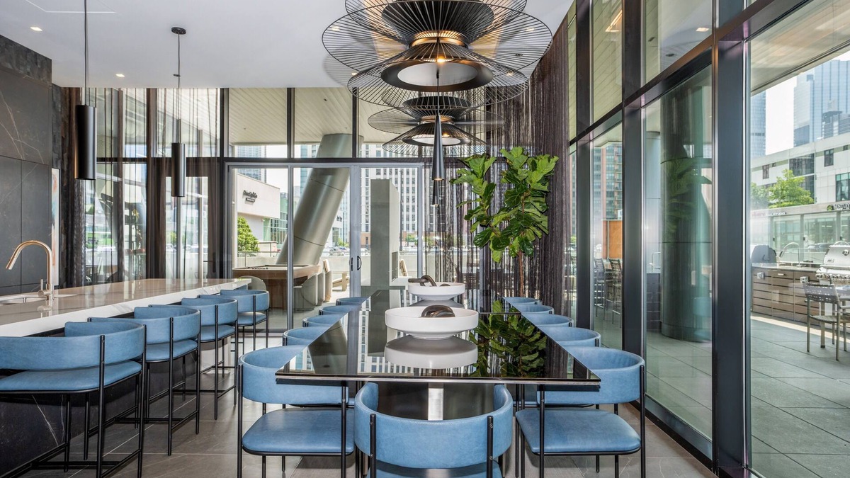 West Loop Hotel | Level Chicago Fulton Market