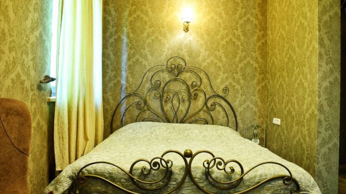 Parpi Apartment | Levon's Dom: Vintage Room