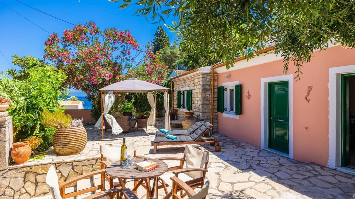 Longos Apartment | Levrecchio Beach Cottage