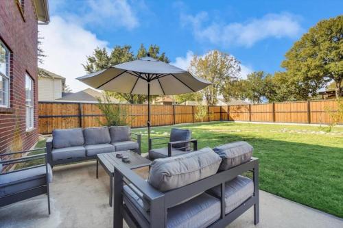 Lewisville House | Lewisville Estate - Spacious 5BR w Game Room