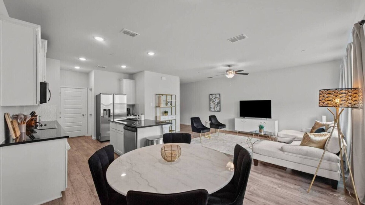 Lewisville House | Lewisville Lake Urban Escape