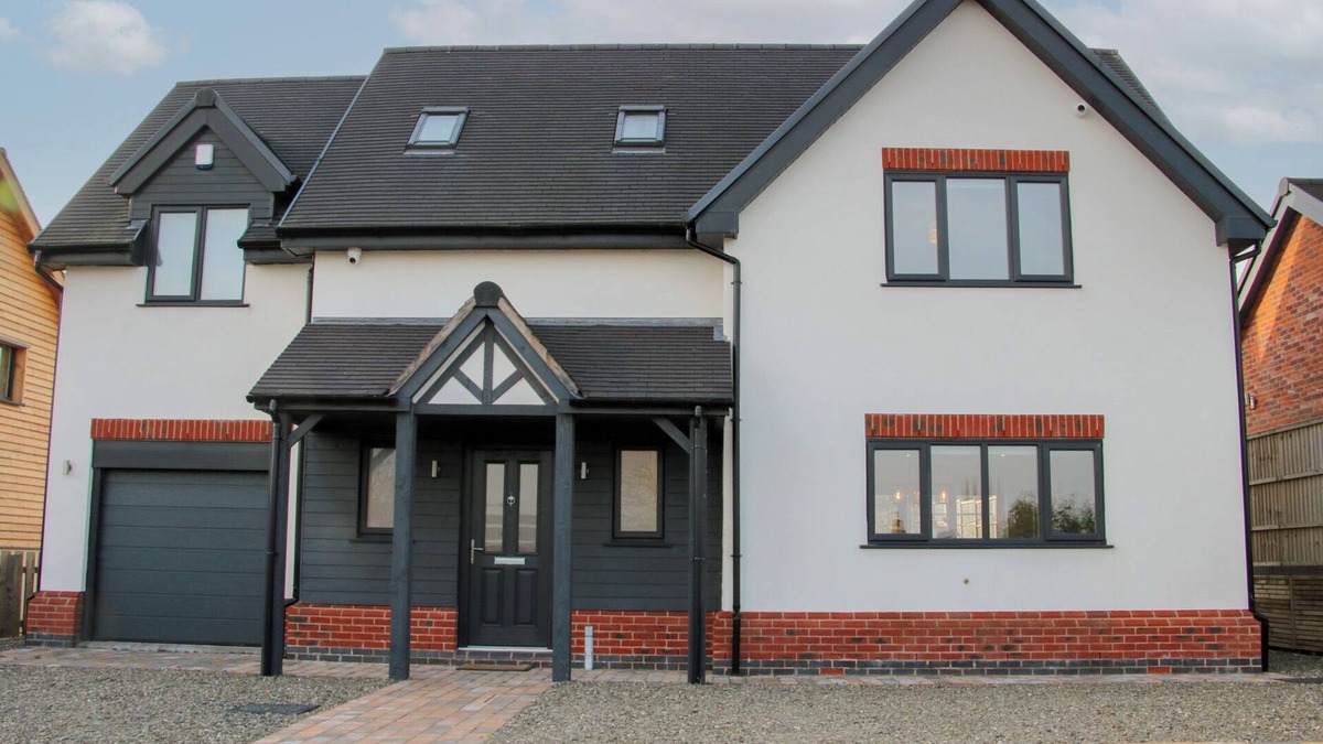 Bishops Castle Cottage | LEYS RETREAT, pet friendly, with hot tub in Bishop's Castle
