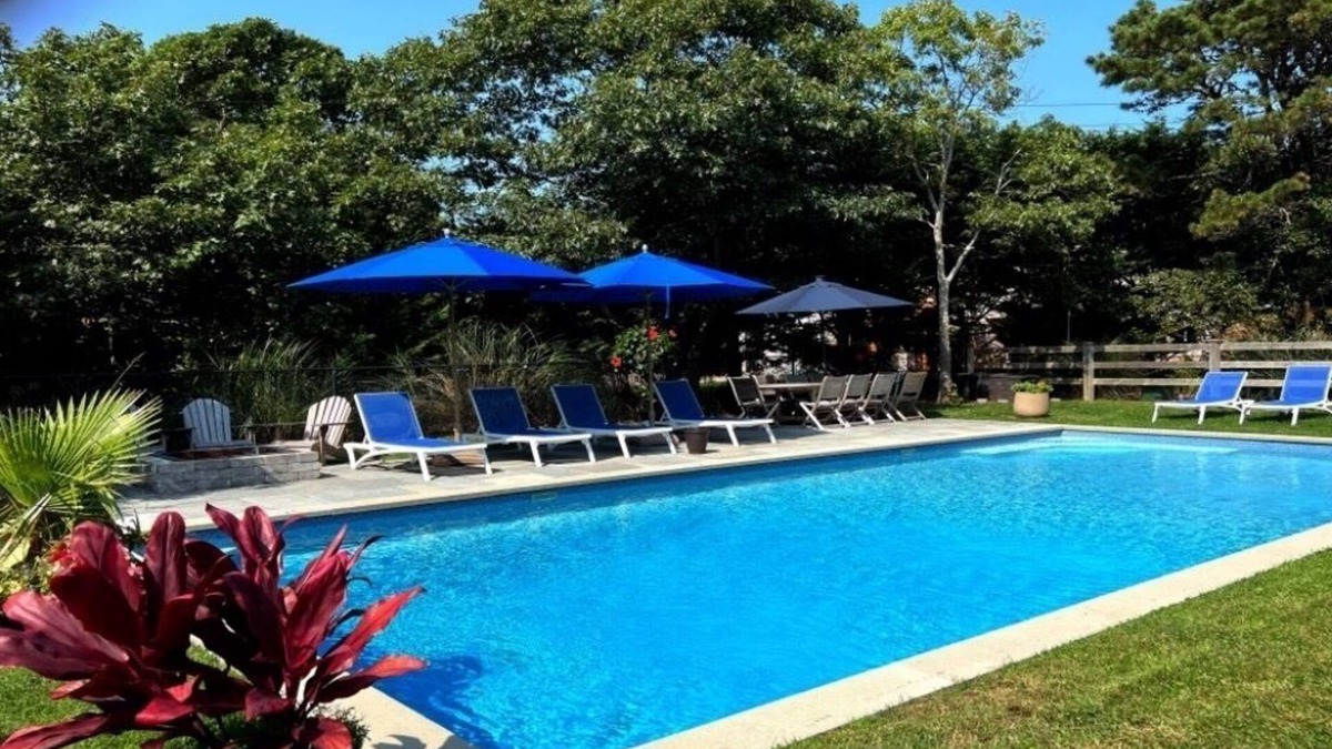 Katama House | LG Home, 18x40 Pool,Walk to Beach 7/5-7/12 Ferry Tixs, 8/23-8/30 Ferry Tixs
