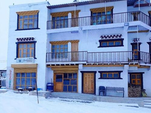 Kaza House | Lhaksam Homestay By StayApart