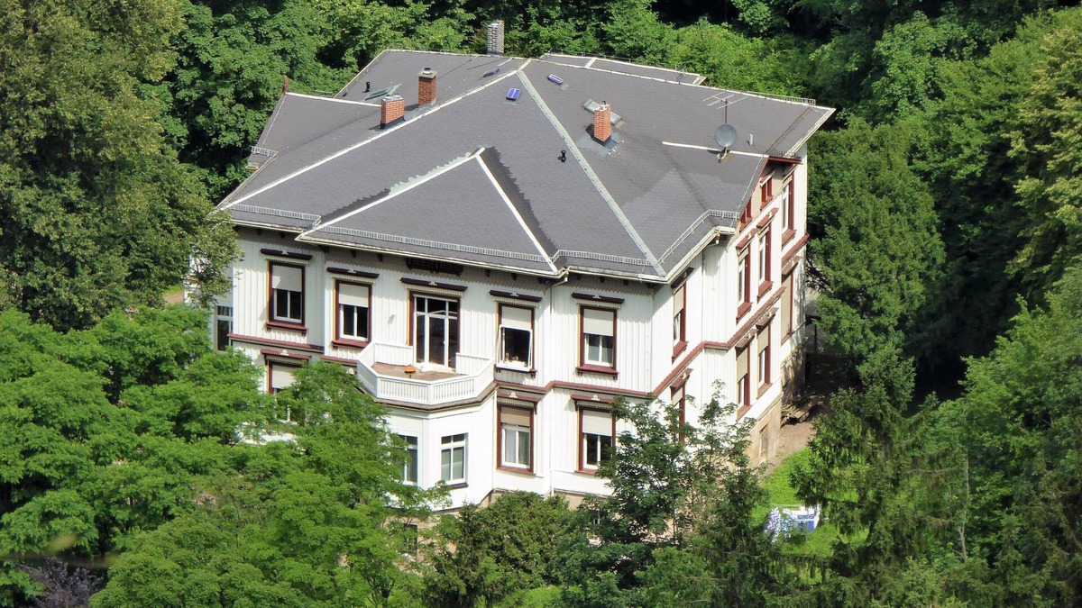 Tabarz Apartment | Living directly on the edge of the forest in Bad Tabarz in the Spindler Villa