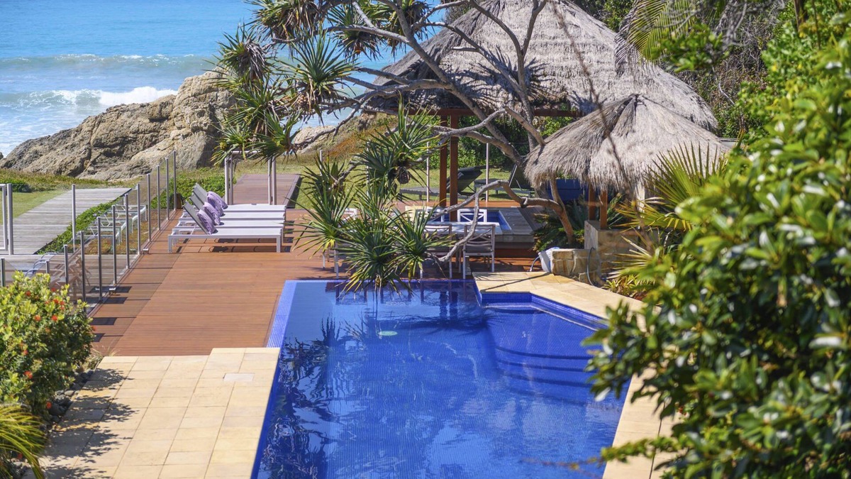 Sapphire Beach House | Liapari Beach House, Absolute Beachfront, Pool, Spa, 4B/4B