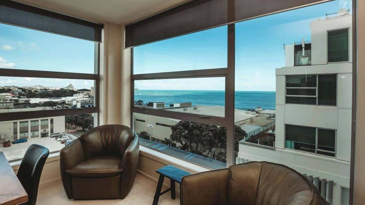 New Plymouth CBD Apartment | Liardet Penthouse with Stunning Views