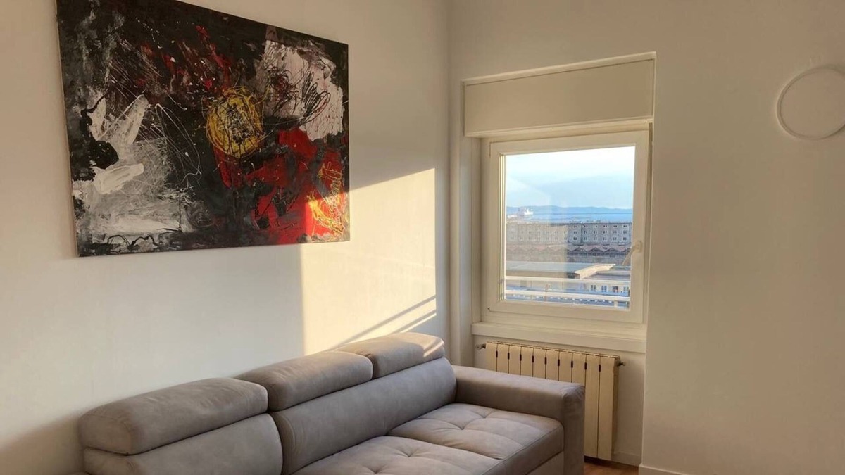 Citta Nuova-Barriera Nuova-San Vito-Citta Vecchia Apartment | Libeccio, large sea view apartment a few steps from the train station