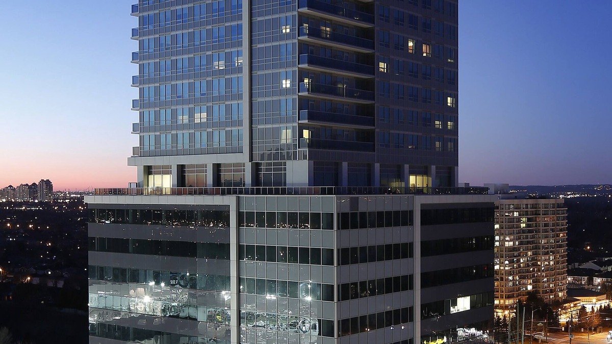 Thornhill Hotel | Liberty Suites Hotel