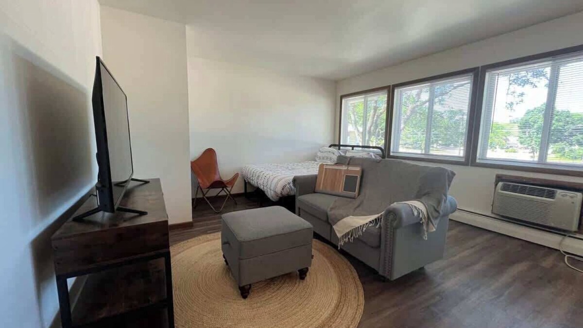 Madison Apartment | Liberty Valley Studio - 1005-29