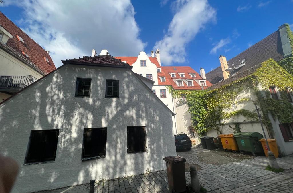 Innenstadt Apartment | LIBORIA I Als Gruppe im Denkmal Augsburgs