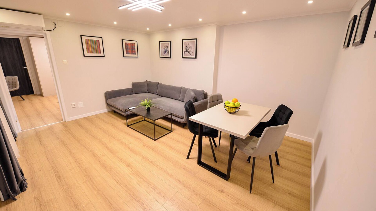 Bucharest City-Centre Apartment | Libra Apartment - Two Bedrooms - 5 Guests - Next To Cismigiu Gardens