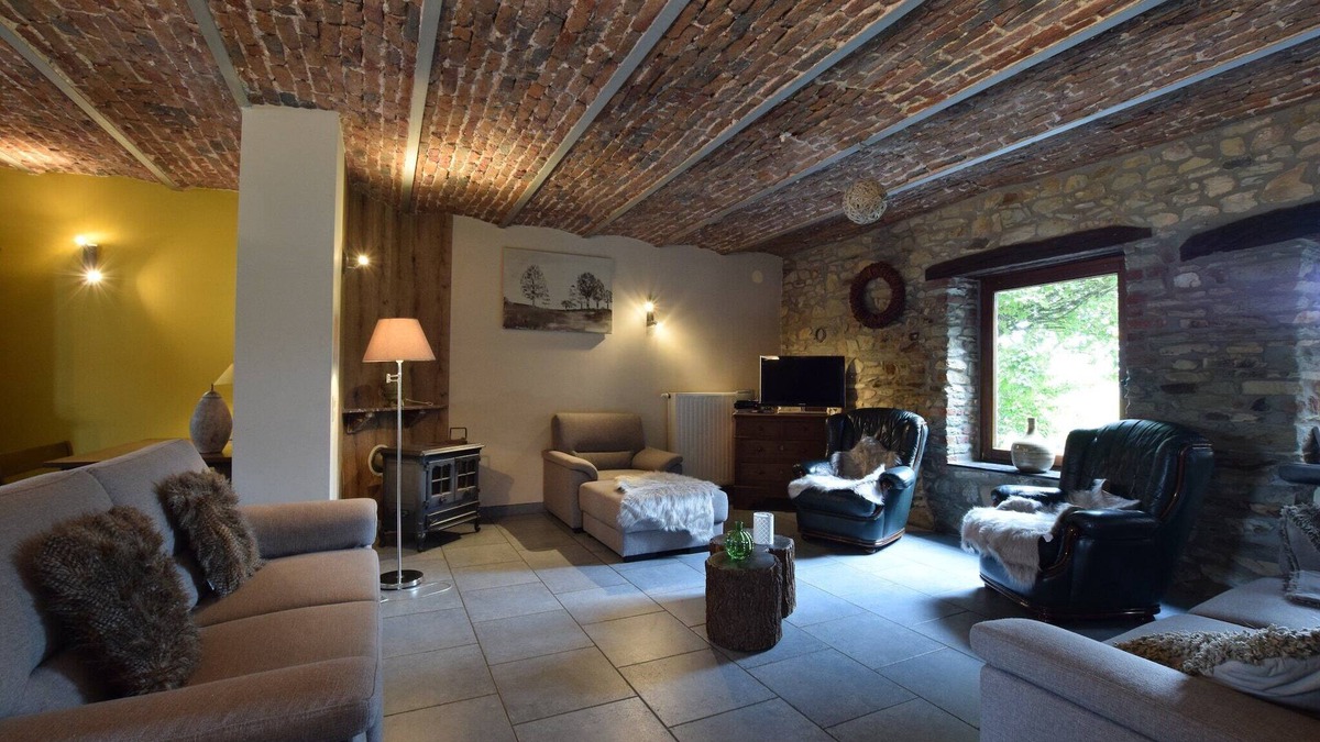 Libramont-Chevigny House | Libramont Stone Garden Haven