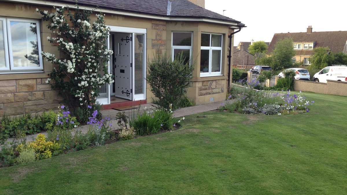 Elgin Cottage | Licence No: MO-00672-F STB 4*nLarge Property & Garden, Sleeps 8. Free WiFi