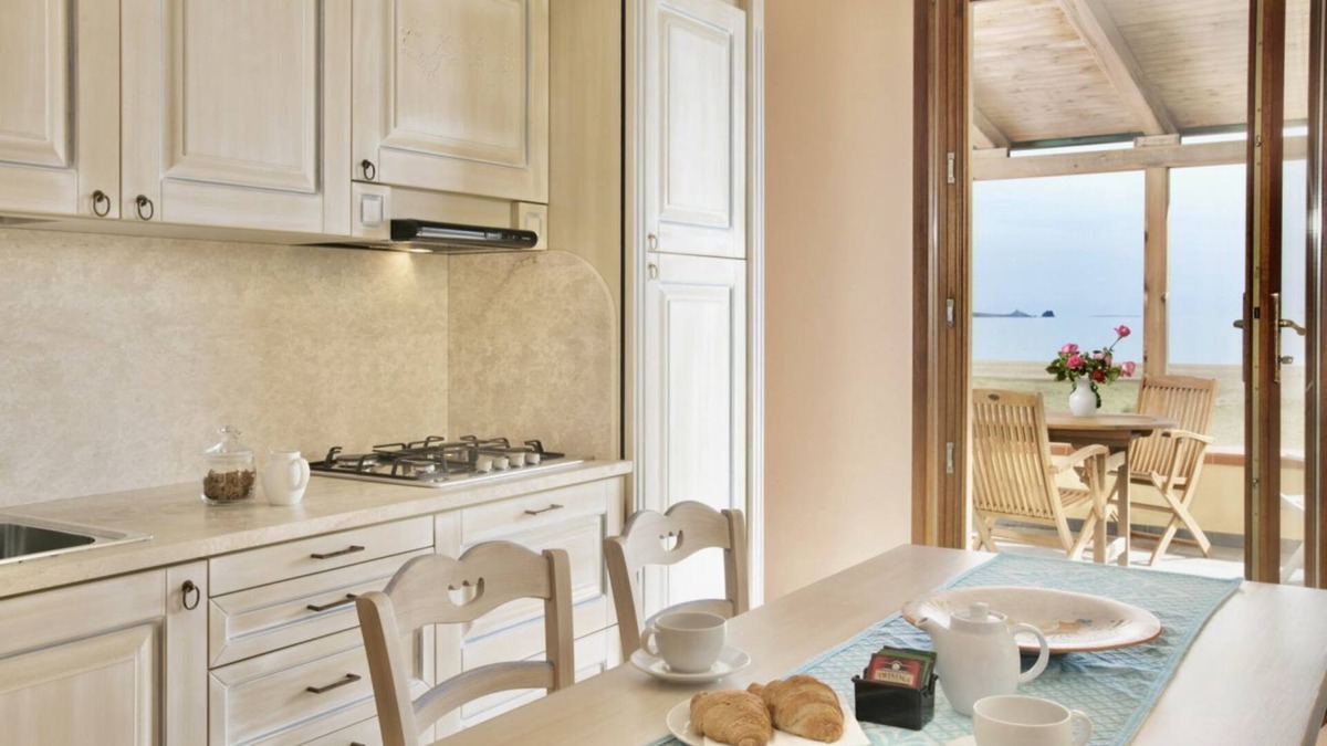 Bosa Marina Apartment | Lido Chelo Suite 3 beds sea view