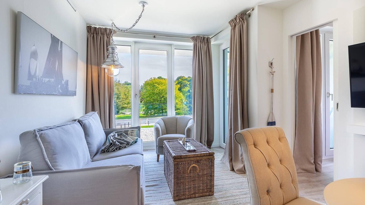 Alt-Travemunde/Ronnau Apartment | Liebevoll Eingerichtetes Premiumapartment mit Loggia und Blick zum Godewindpark