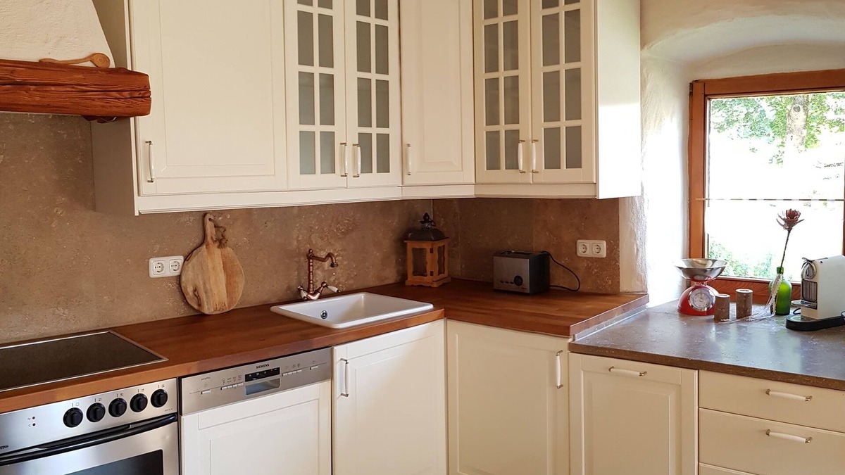 Monheim Apartment | Liebevoll renoviertes Ferienhaus mit 3 Schlafzimmern und Garten