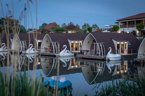 Parey Boat Rental | Lieblingsplatz Parey - schwimmendes Seehotel