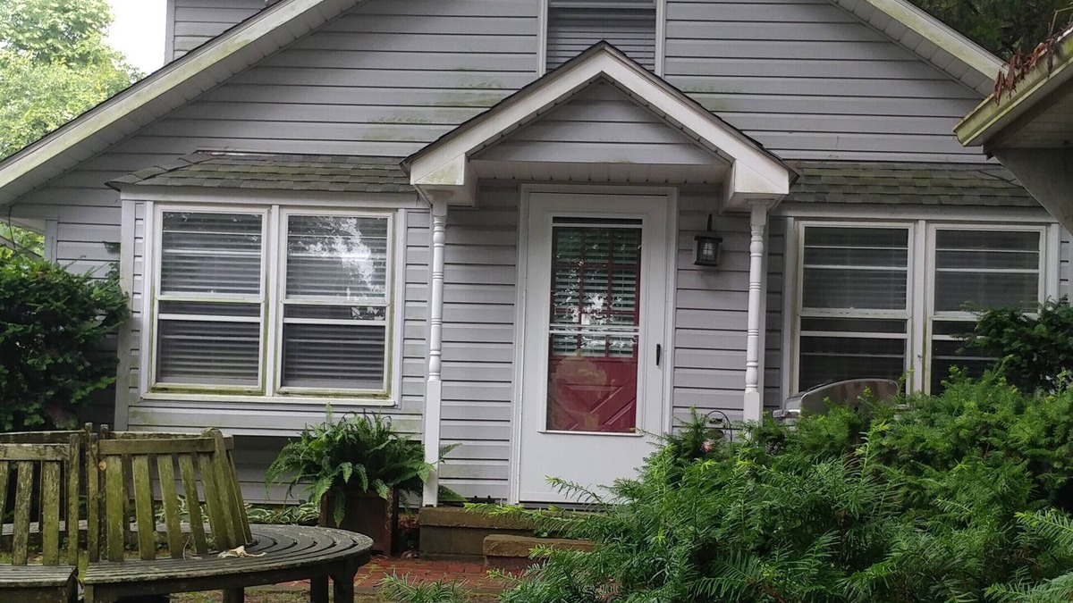 Galena Cottage | Life is better at the RIVER!-Cozy waterfront cottage