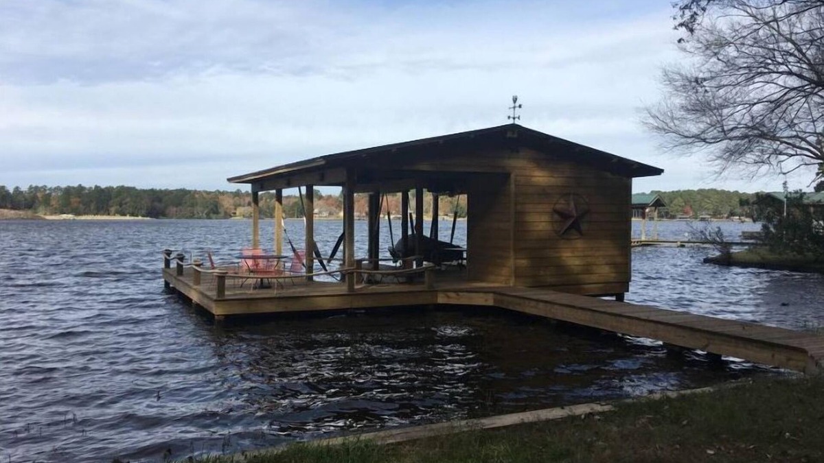 Crockett House | Life Is Better At The Lake