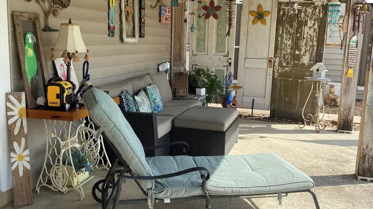 New Iberia House | Life is better poolside at The Bayou Pool House