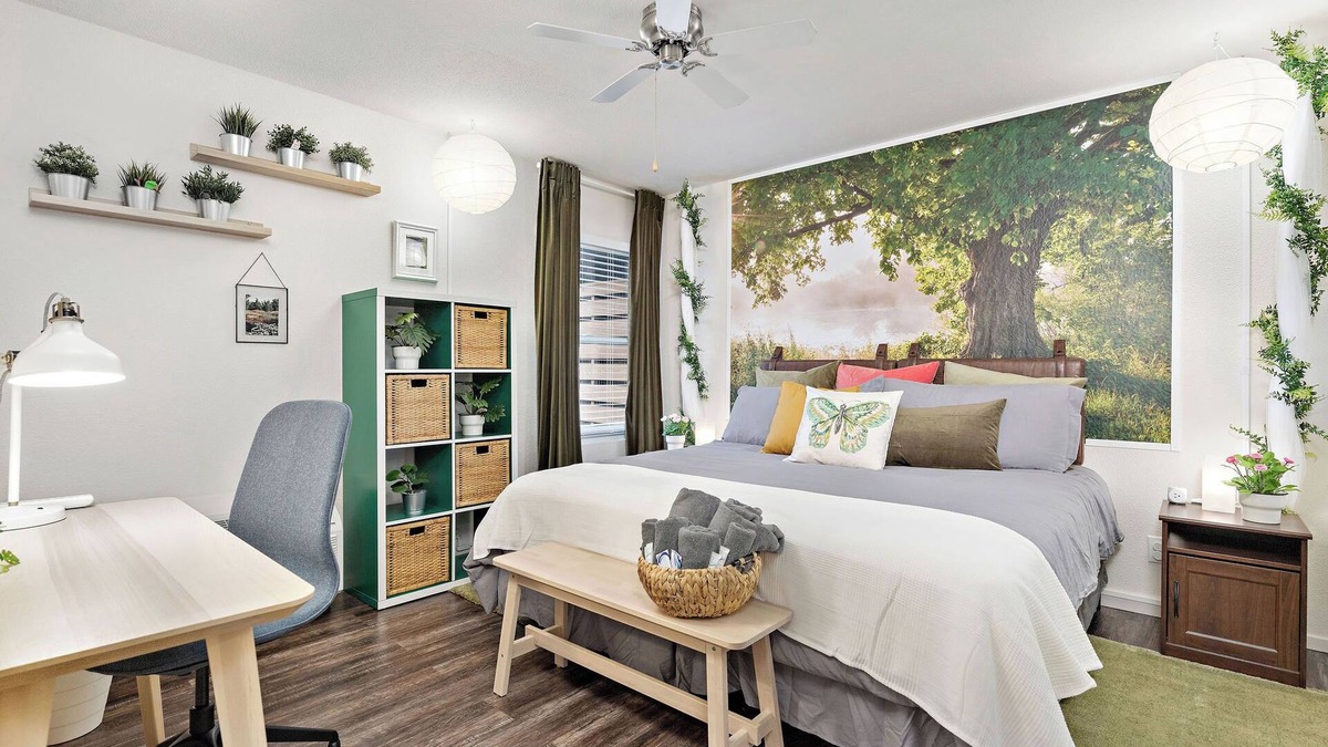 Prairie Village Apartment | Life is Suite King Bed Fast WiFi Free Parking Spot Dedicated Work table & chair