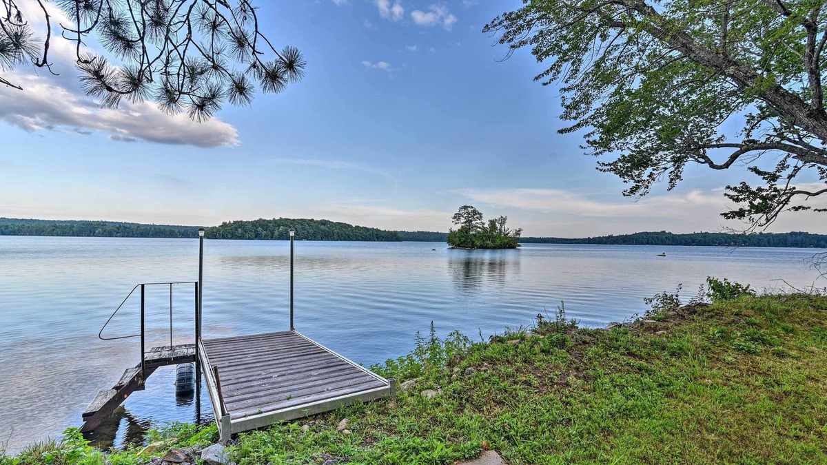 Winthrop Cottage | Life on the Lake with Private Dock & Fire Pit!