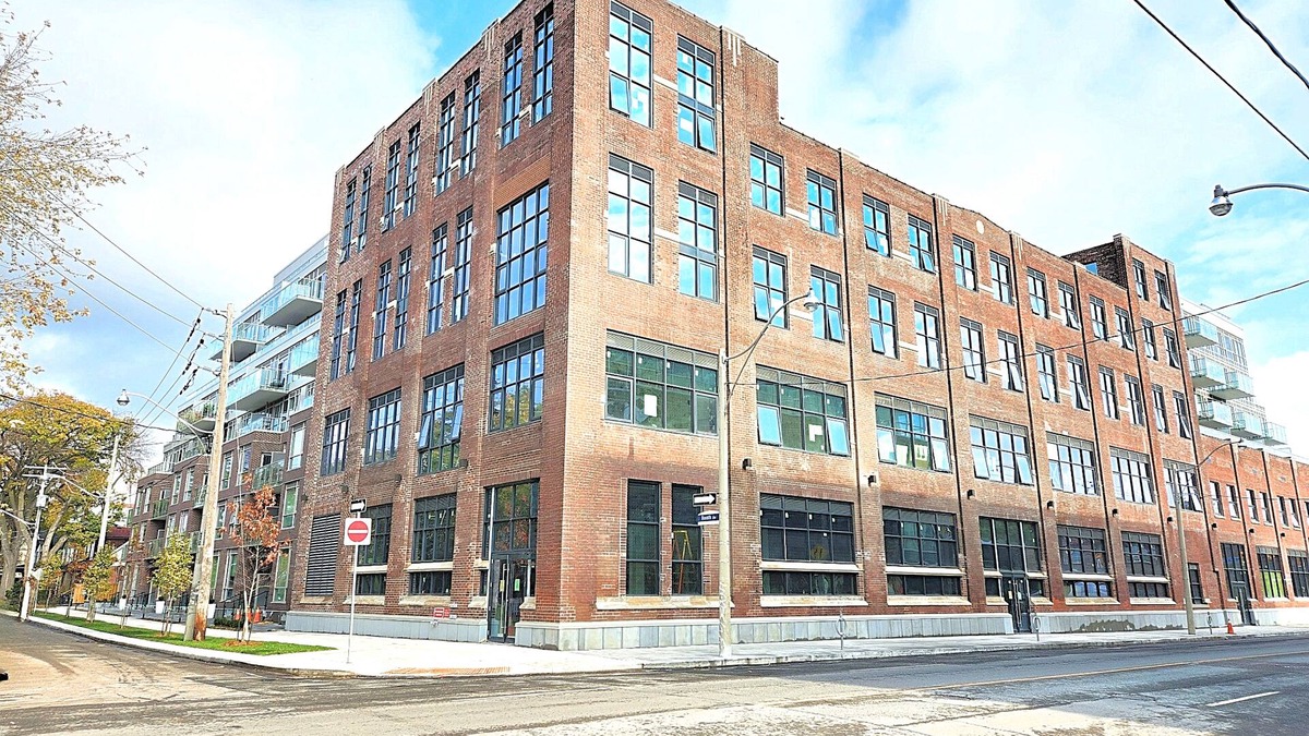 Leslieville Condo | Life's Wonder: 2 Bedroom 2 washroom Main level Historical Home Retreat With Terr