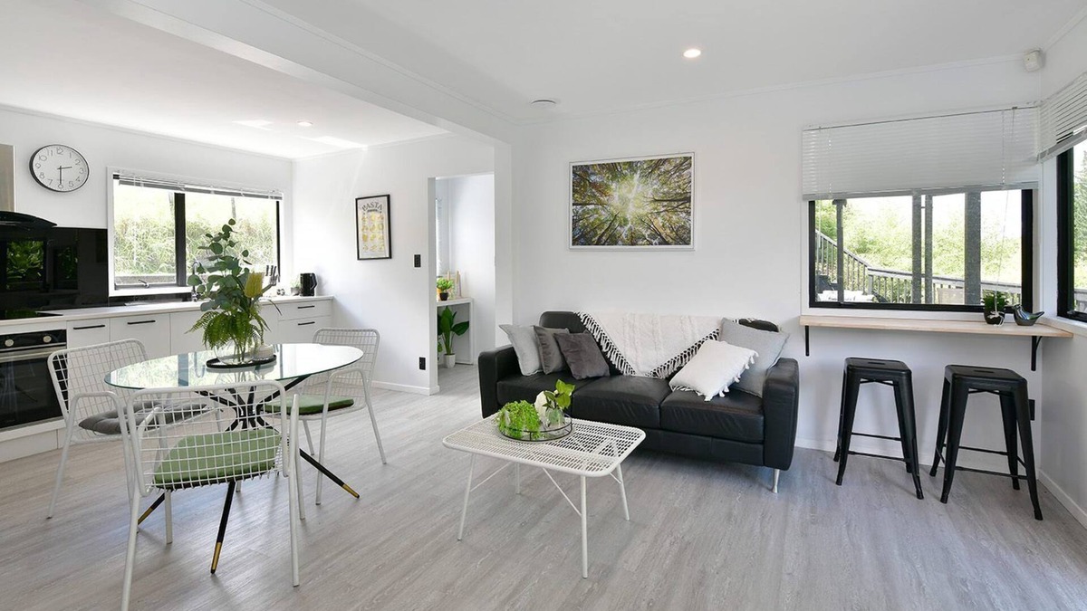 Shelly Beach House | Lifestyle Holiday Bach - Brand New Moden by the beach