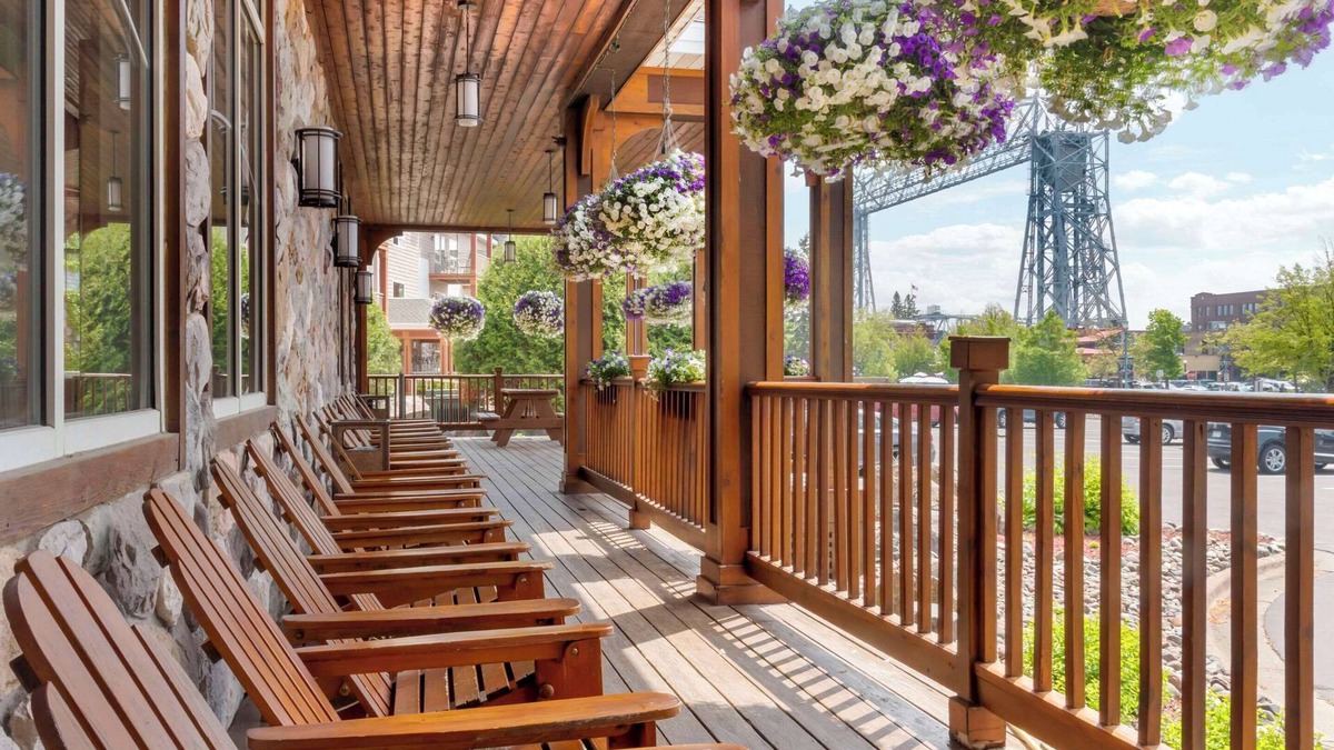 Canal Park Hotel | Lift Bridge Lodge, an Ascend Collection Hotel