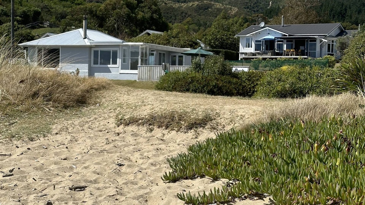 Tata Beach House | Ligar bay Cottage of Golden Bay