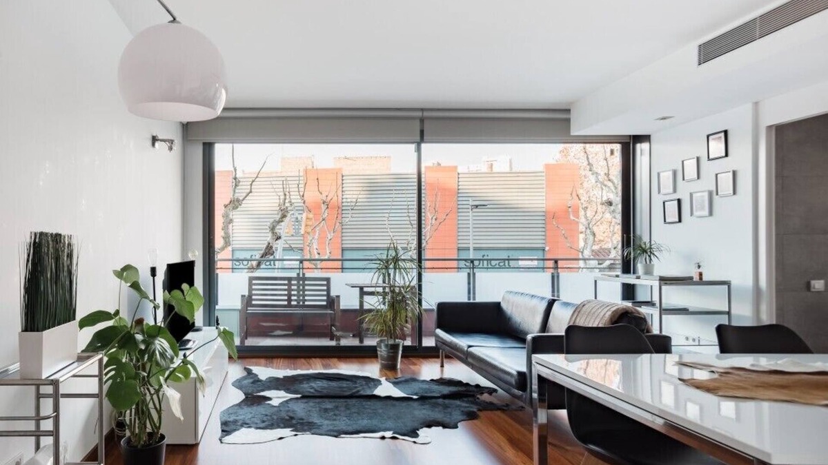 L'Hospitalet de Llobregat Apartment | Light-Filled New Apartment next to Fira Barcelona.