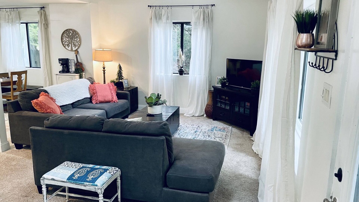 Quinton House | Light & airy home w/private hot tub on golf course