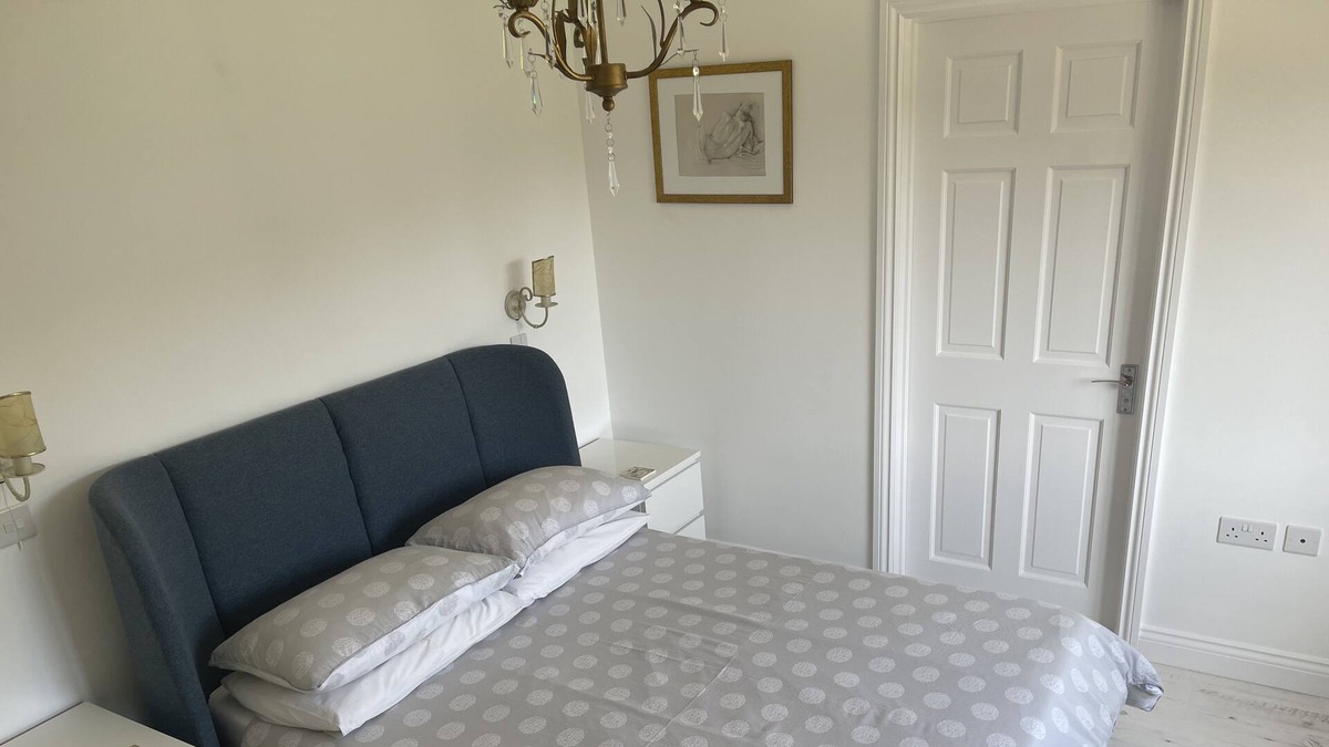 South Brent Cabin | Light and Airy Lodge in Devon Countryside