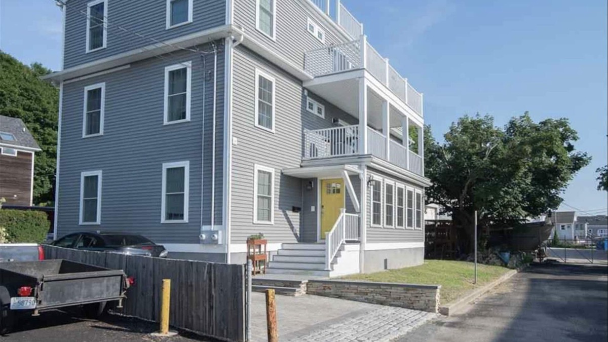 Warren House | Light and Bright set in Historic Warren