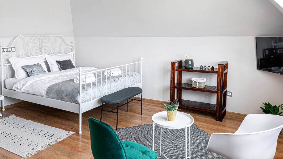 Plovdiv Center Apartment | Light and bright starlit loft, 5 minutes from the center!