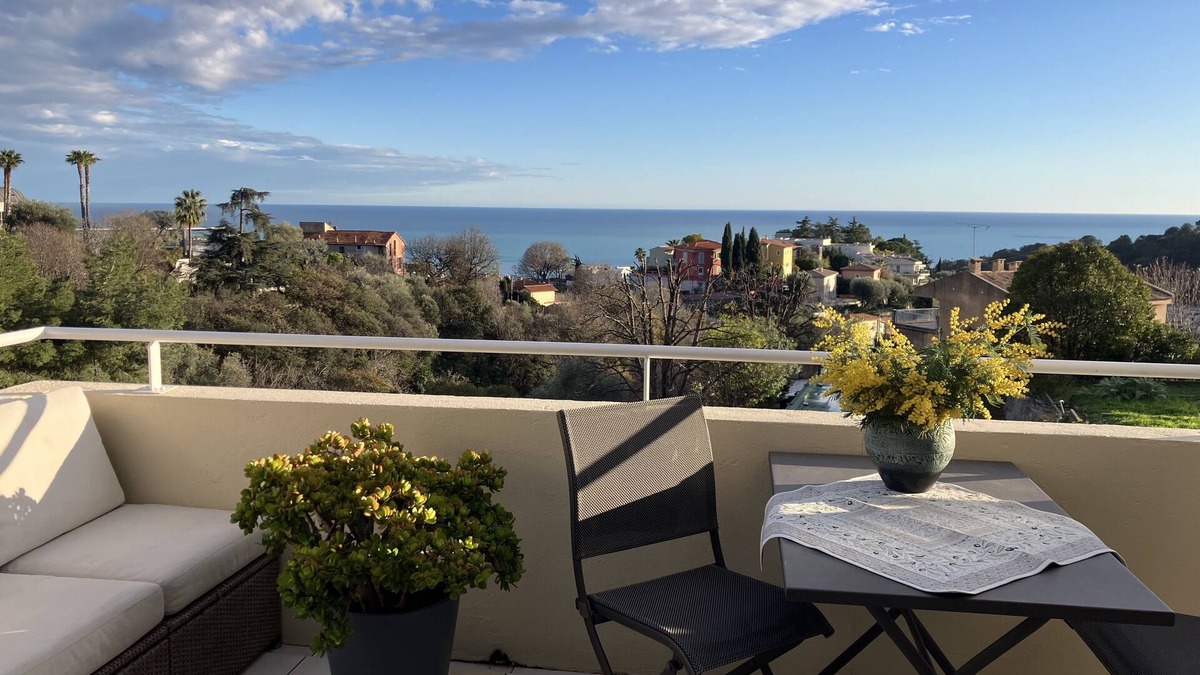Saint Pierre de Feric Apartment | Light and cozy apartment with a view and shared pool!